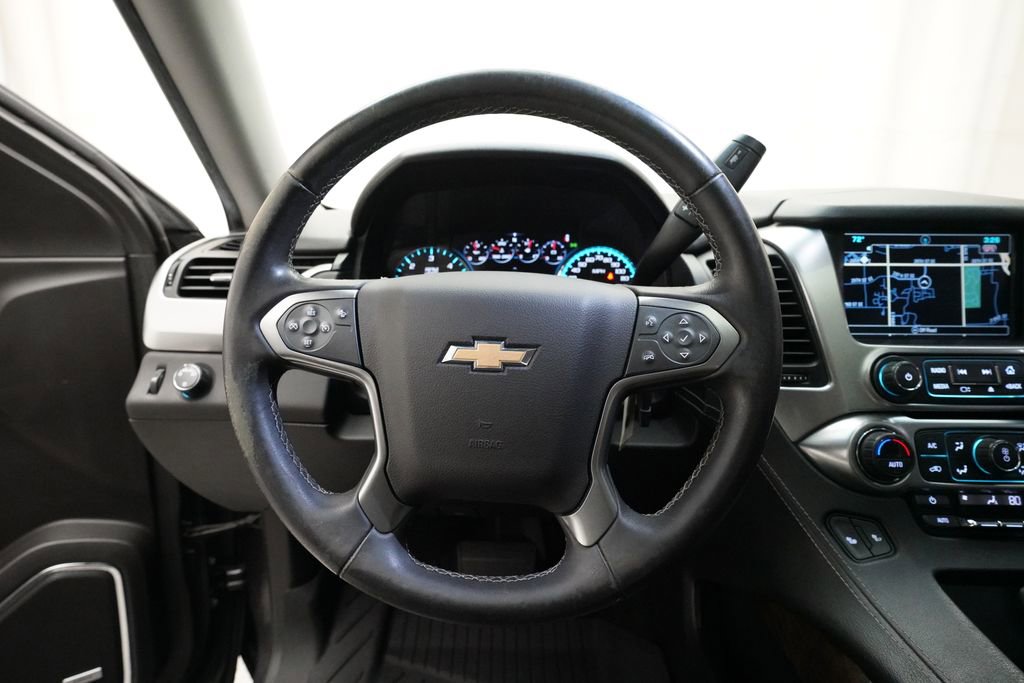Used 2017 Chevrolet Suburban LT image 4