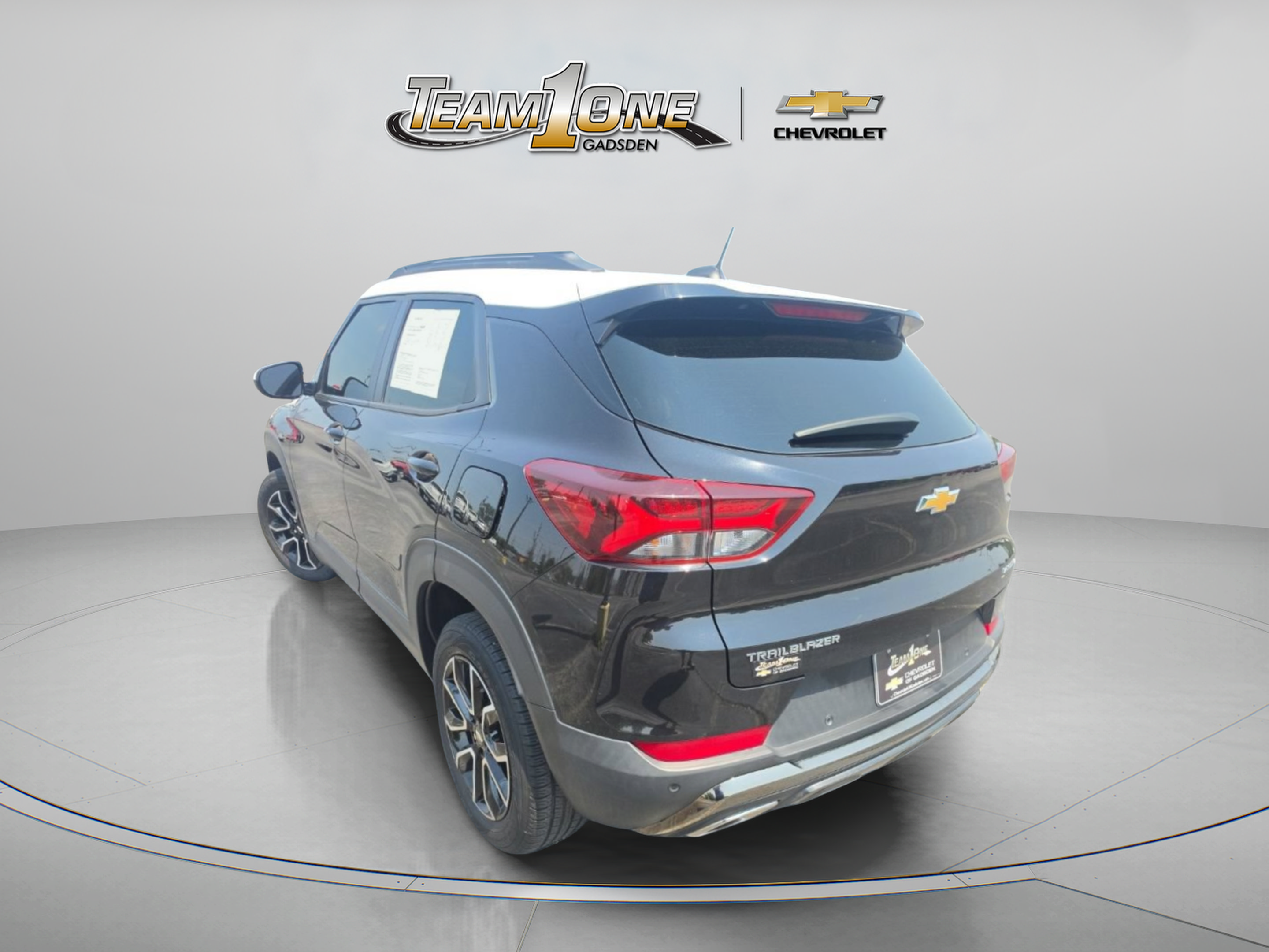 Used 2021 Chevrolet TrailBlazer ACTIV w/ Technology Package FWD image 6