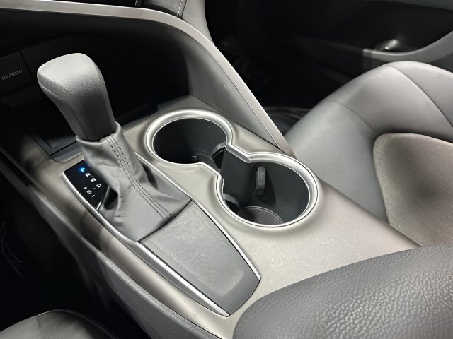 Used 2021 Toyota Camry LE w/ Carpet Mat Package (TMS) FWD image 24