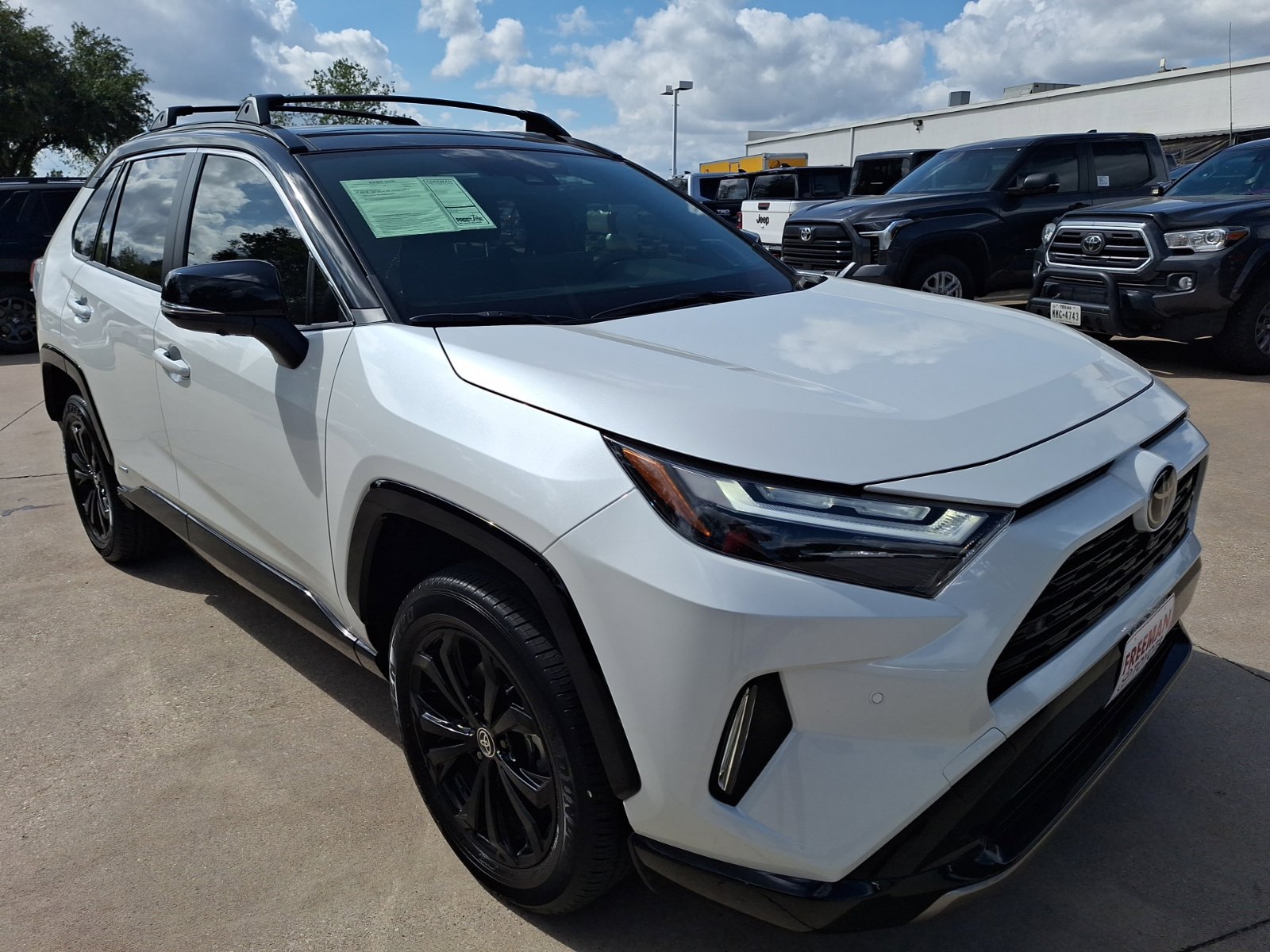 Used 2025 Toyota RAV4 XSE w/ Advanced Technology Package AWD/4WD image 8