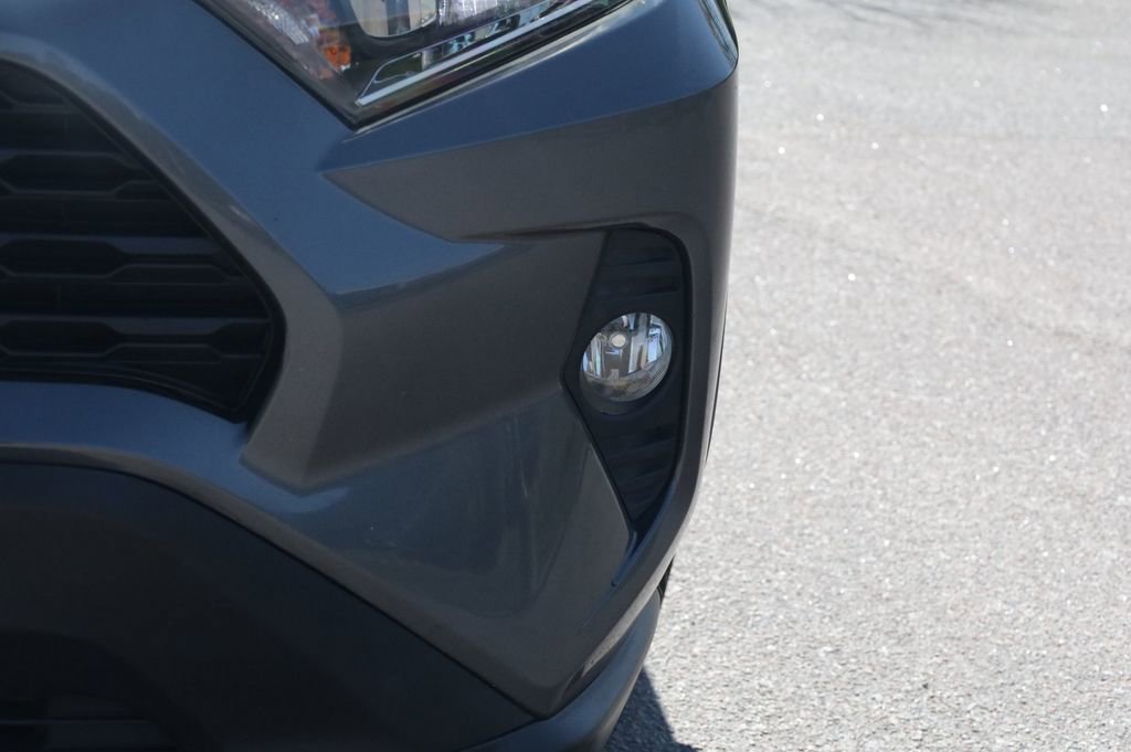 Used 2020 Toyota RAV4 XLE w/ Convenience Package image 18