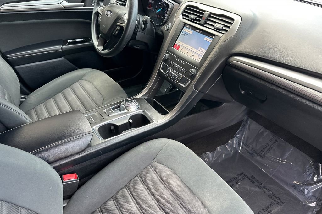 Used 2019 Ford Fusion SE image 15