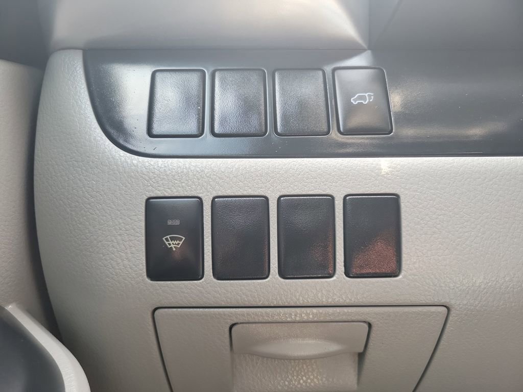 Used 2015 Toyota Highlander Plus FWD image 26