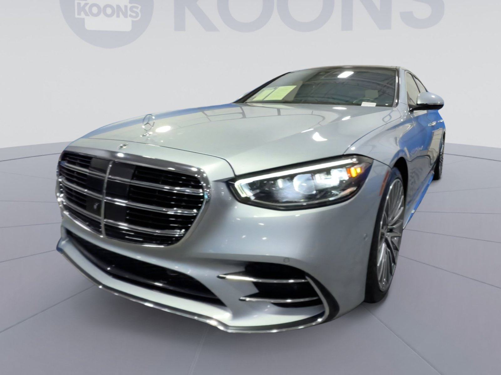 Used 2023 Mercedes-Benz S 580 4MATIC Sedan image 4