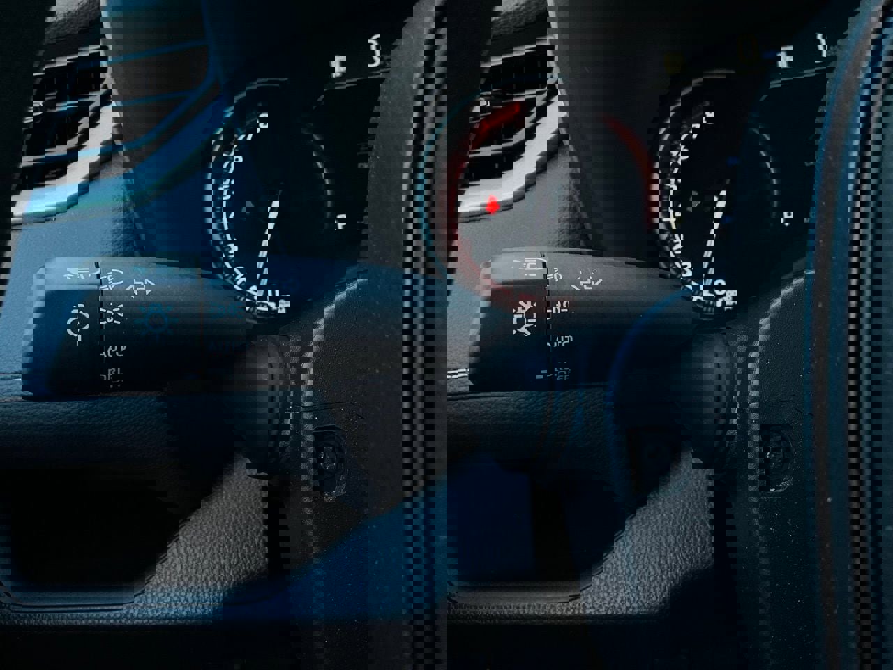 Used 2025 Toyota RAV4 XLE image 36