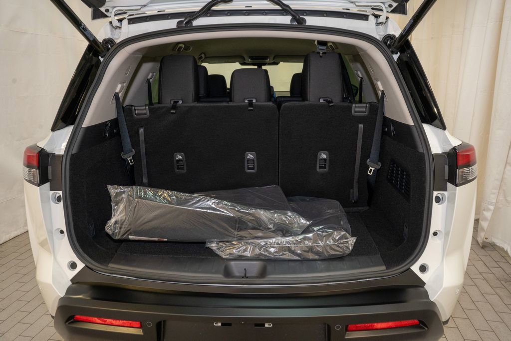 New 2026 Nissan Pathfinder SV image 6