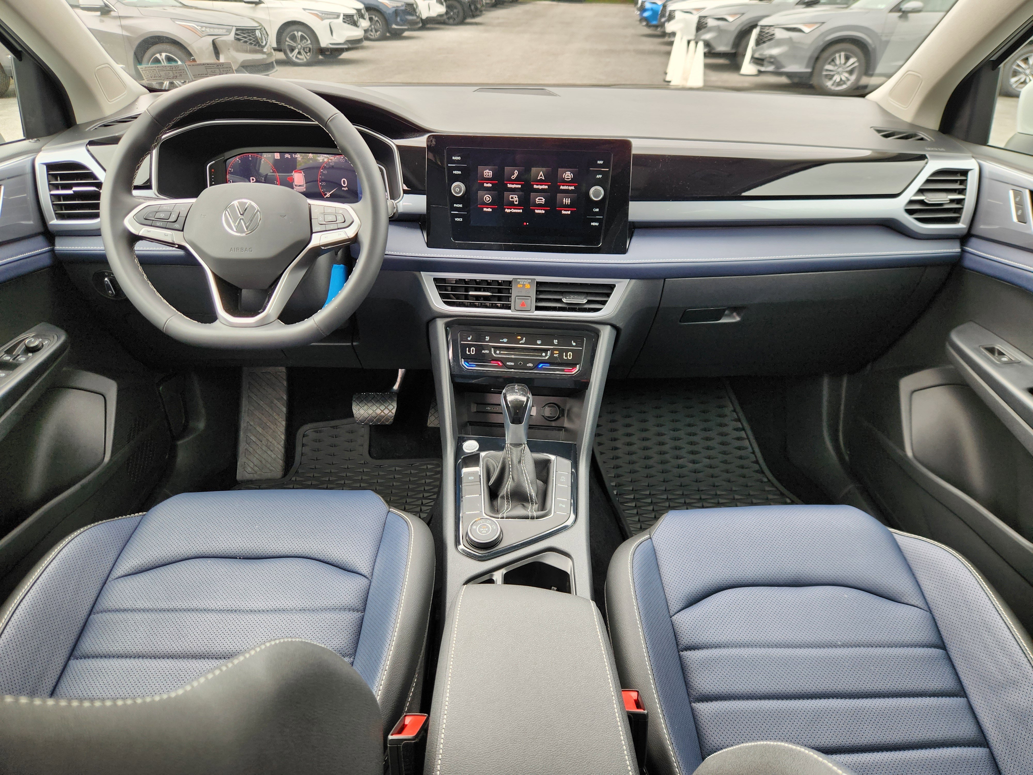 Certified 2025 Volkswagen Taos SEL w/ Black Wheel Plus Package AWD/4WD image 8