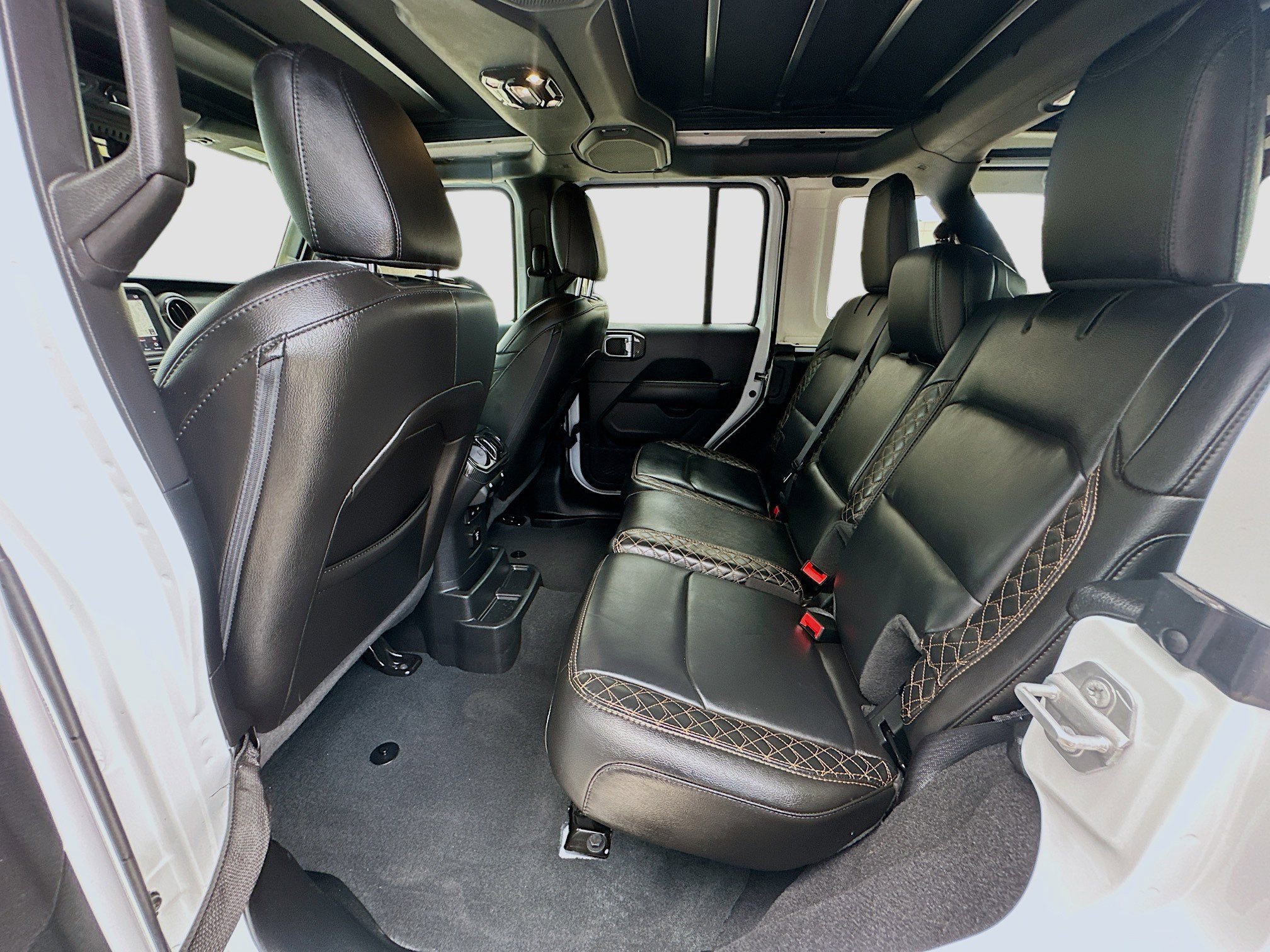 Used 2023 Jeep Wrangler Unlimited Sahara image 22