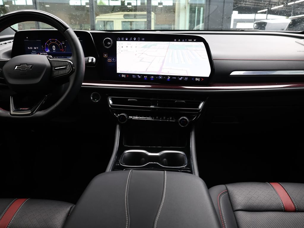 Used 2025 Chevrolet Traverse RS FWD image 29