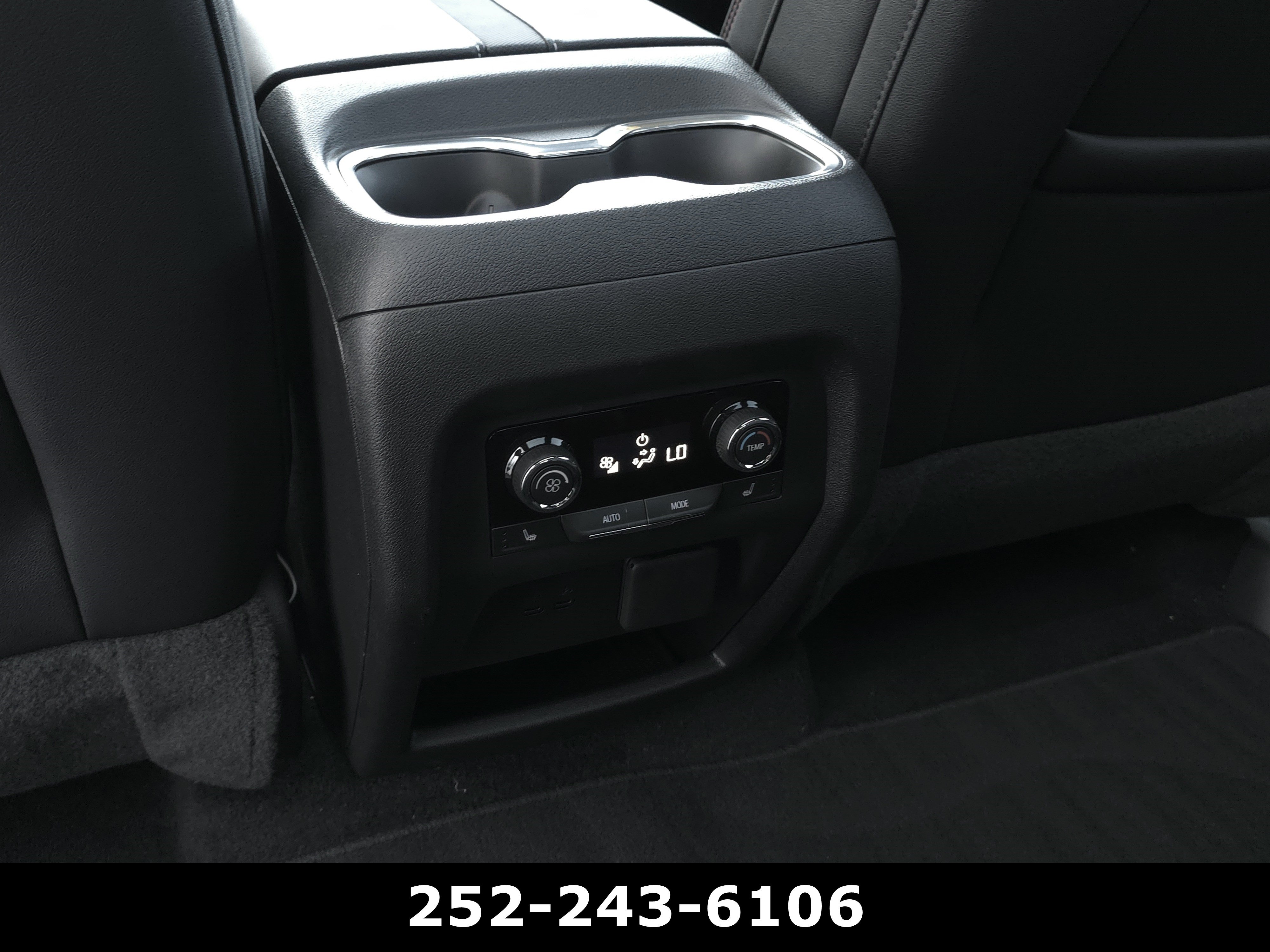 Used 2026 Chevrolet Traverse RS FWD image 34