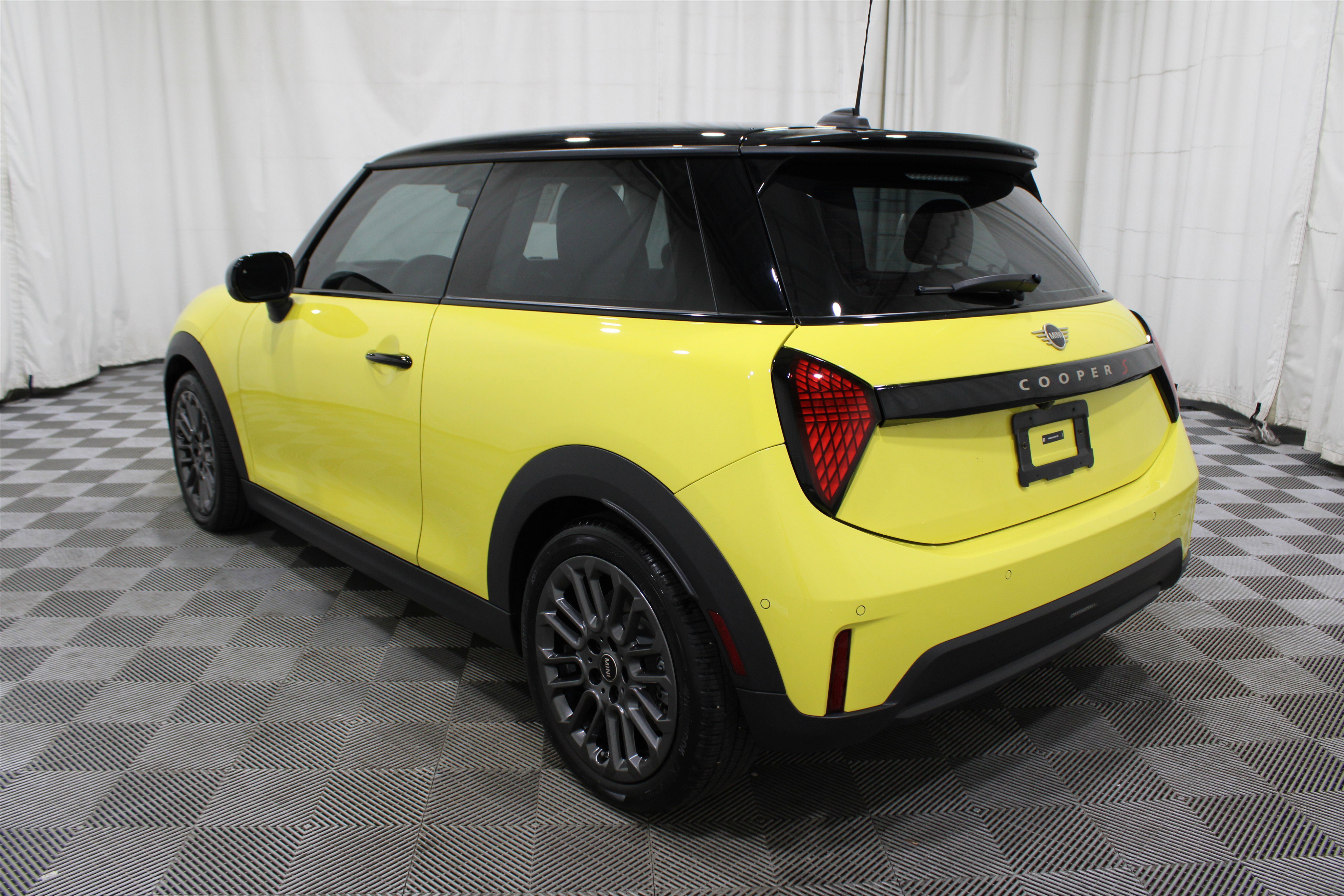 Used 2025 MINI Cooper S image 27