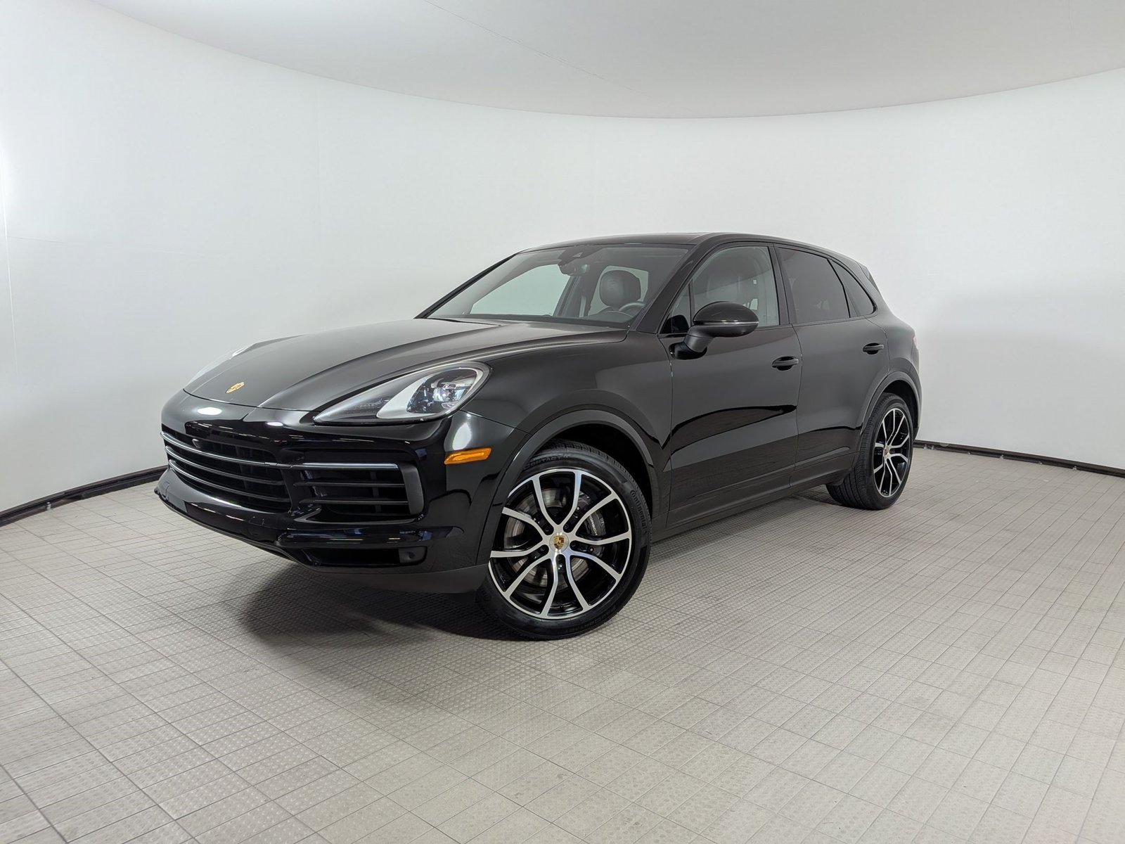 Certified 2023 Porsche Cayenne Platinum Edition AWD/4WD image 1