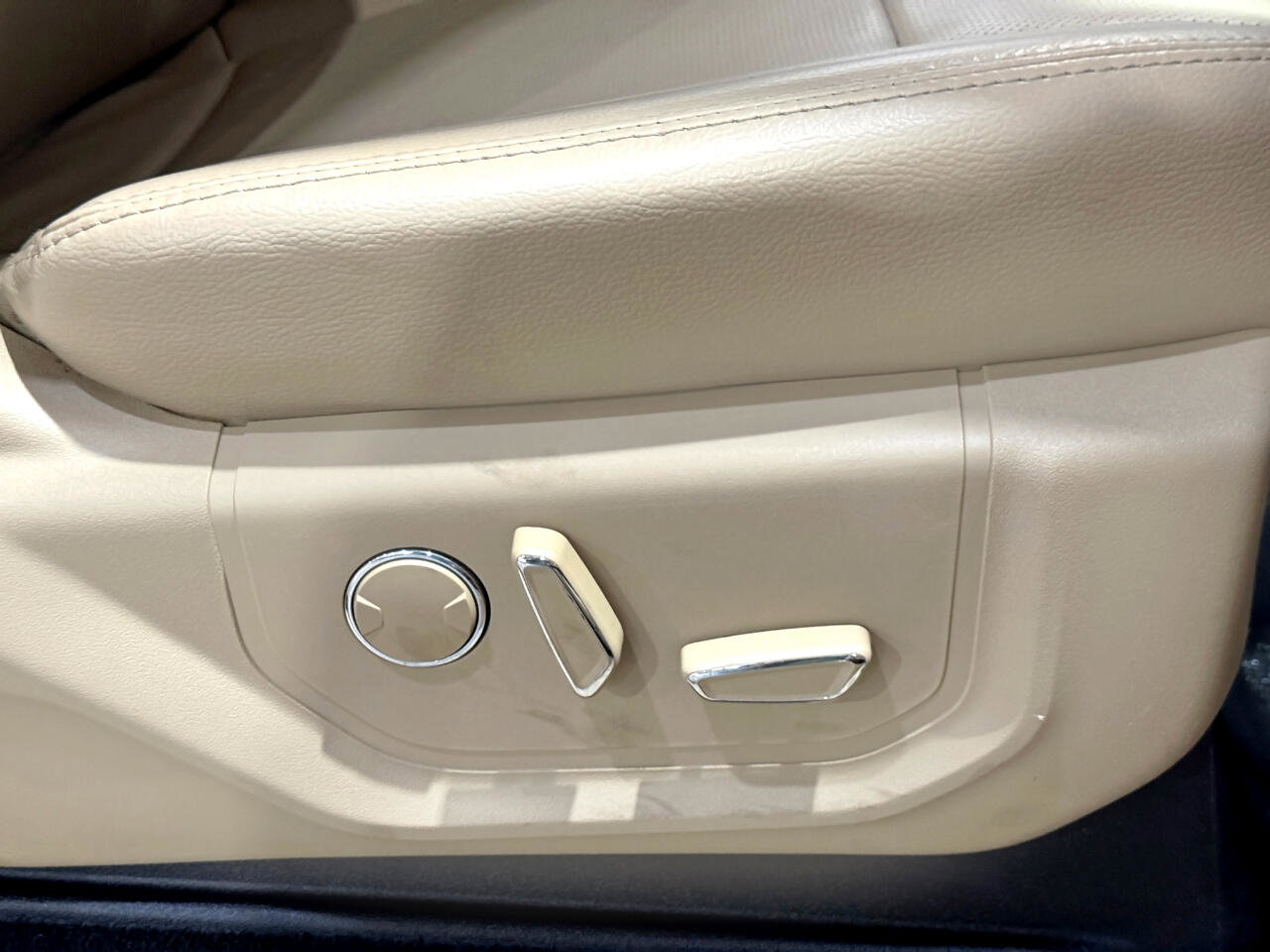 Used 2017 Ford F250 Lariat w/ Lariat Ultimate Package image 27