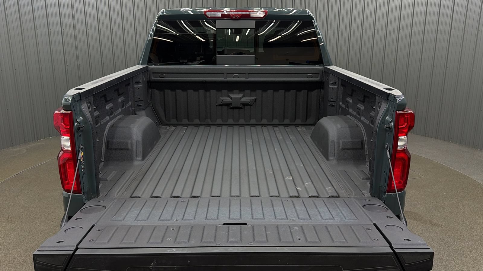 Used 2026 Chevrolet Silverado 1500 High Country w/ High Country Premium Package AWD/4WD image 17