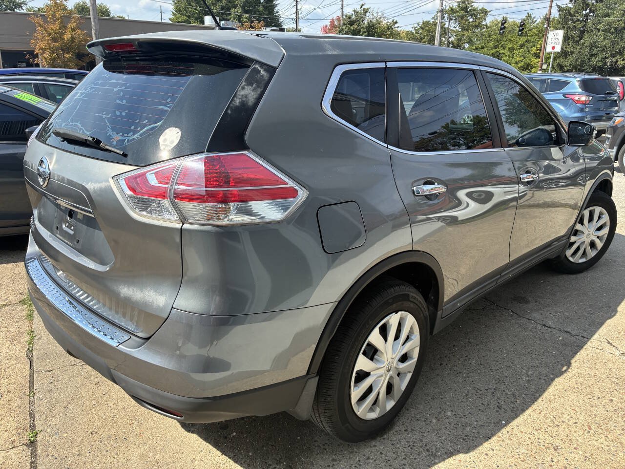 Used 2015 Nissan Rogue S FWD image 5