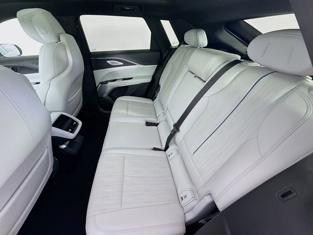 Used 2025 Cadillac Lyriq Sport image 25