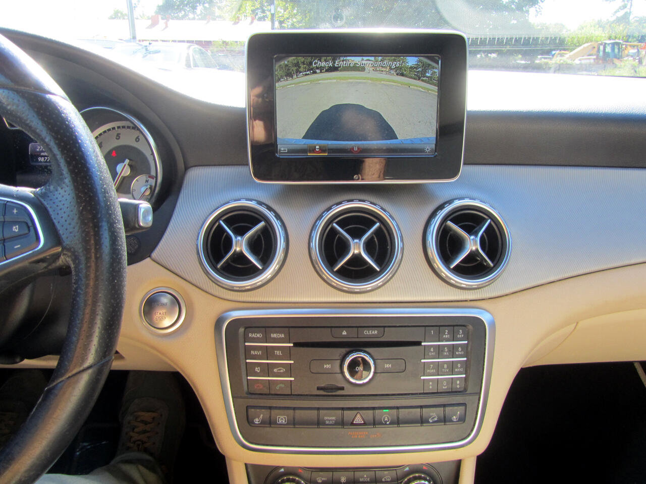 Used 2017 Mercedes-Benz GLA 250 4MATIC w/ Premium Package image 15