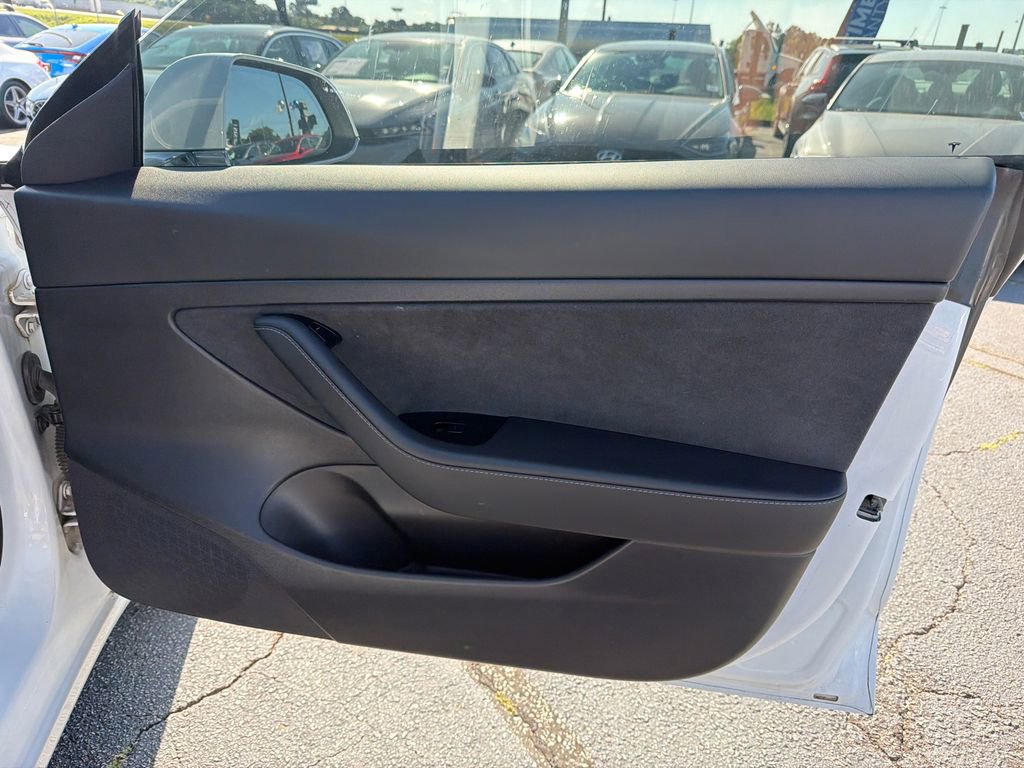 Used 2020 Tesla Model 3 Standard Range Plus RWD image 14