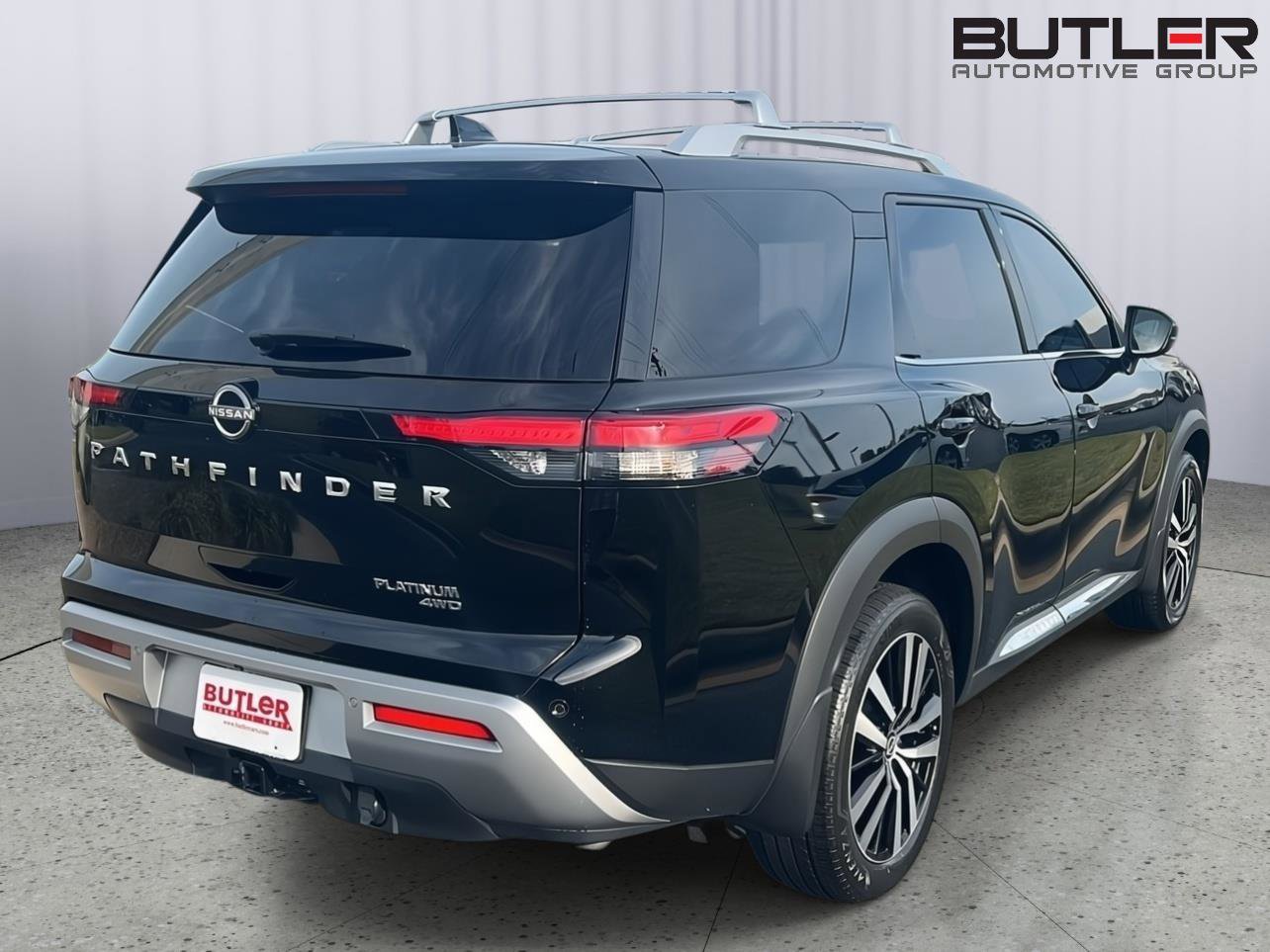 Used 2023 Nissan Pathfinder Platinum image 6