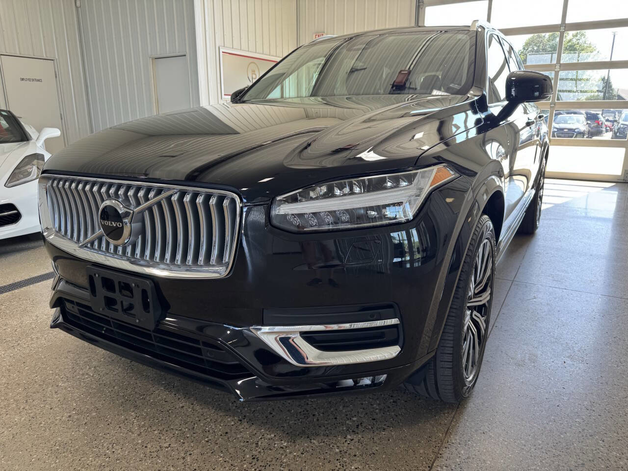 Used 2024 Volvo XC90 B6 Core w/ Protection Package Premier image 6