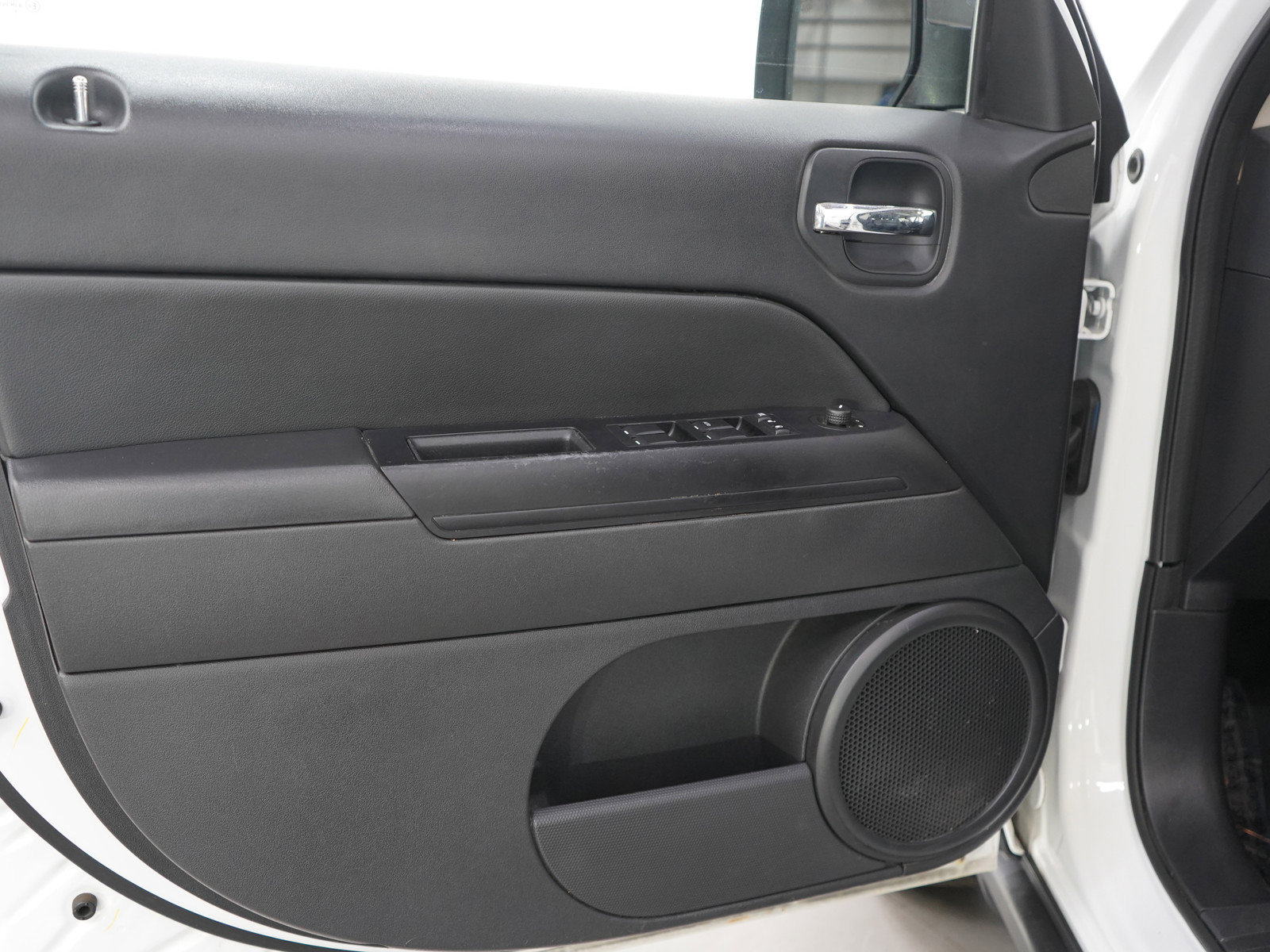 Used 2015 Jeep Patriot High Altitude image 17