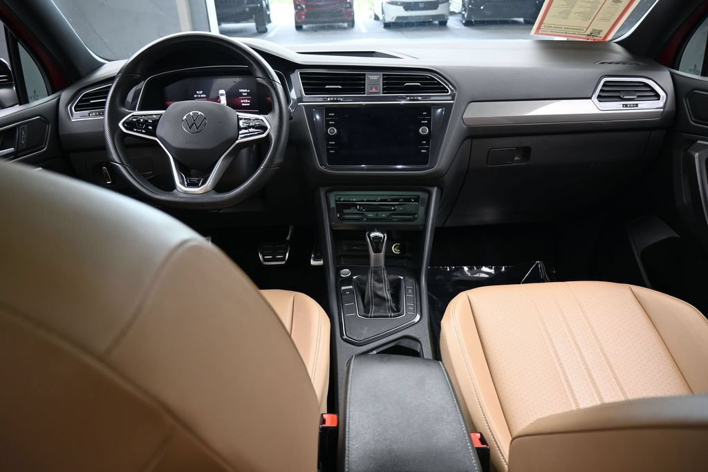 Used 2024 Volkswagen Tiguan SE R-Line FWD image 39