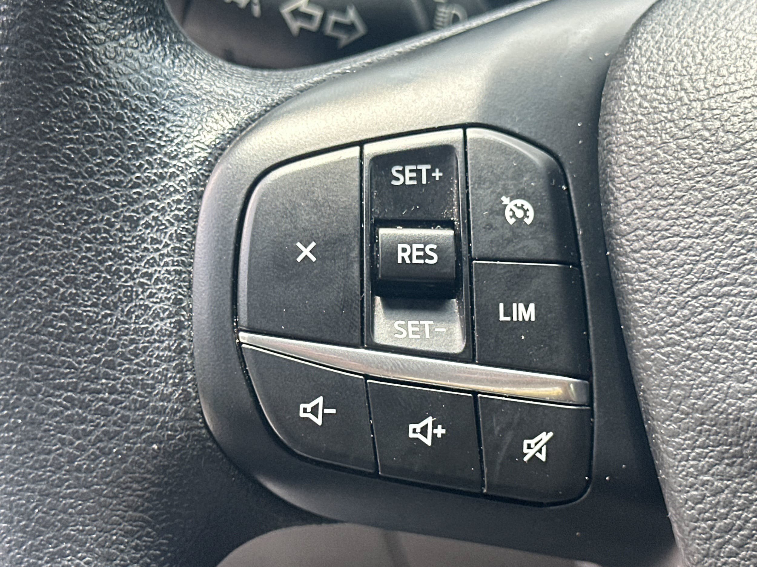 Used 2024 Ford Transit 350 XLT RWD image 21