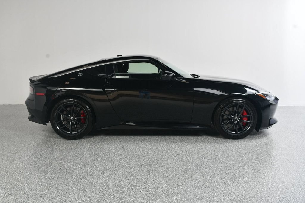 Used 2024 Nissan Z Performance w/ Floor Mat Package RWD image 3