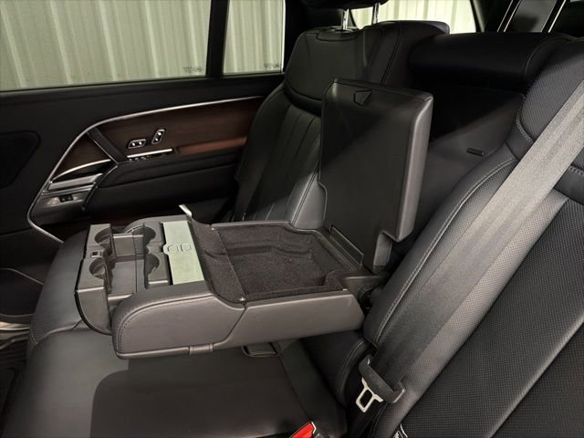 Used 2023 Land Rover Range Rover Long Wheelbase SE image 15