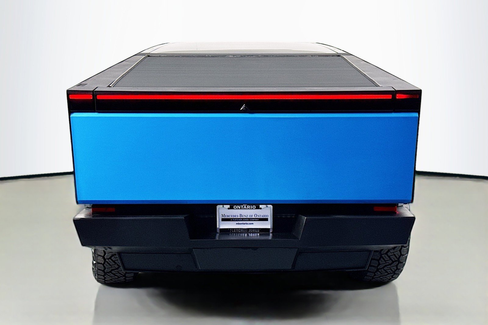 Used 2024 Tesla Cybertruck AWD Crew Cab image 3