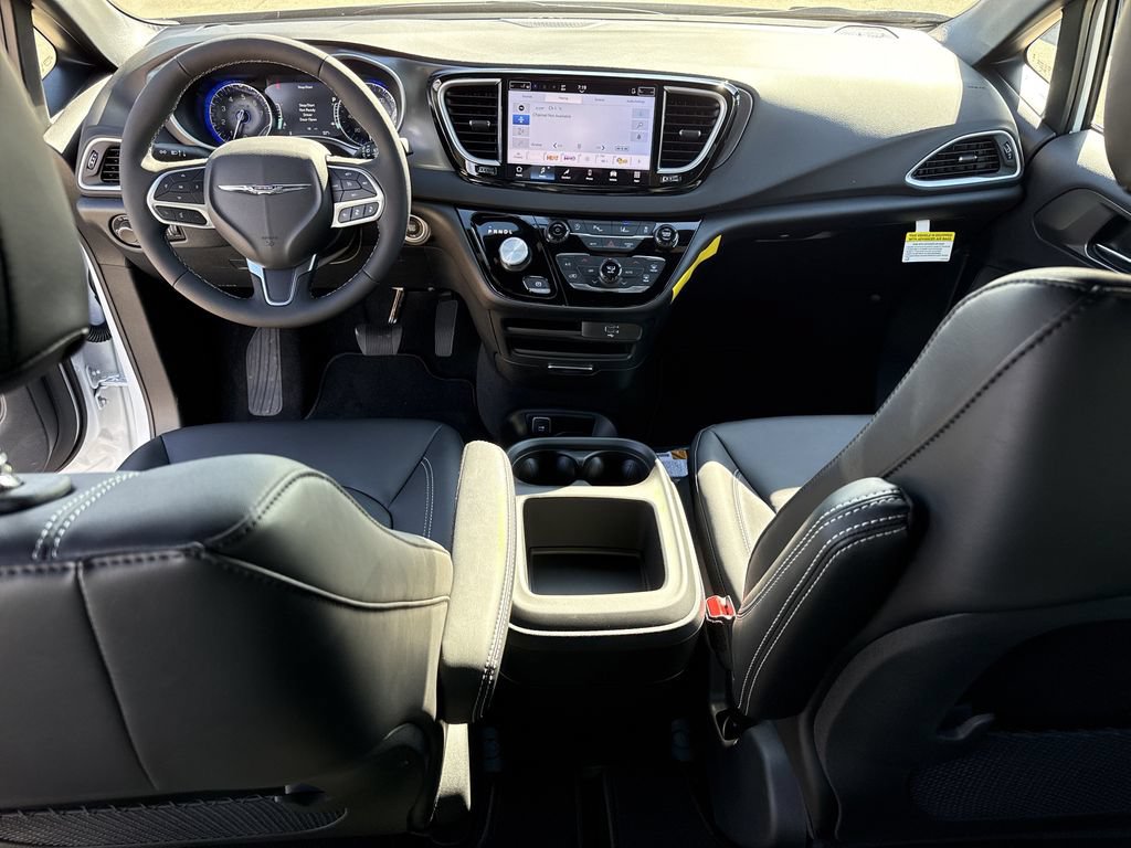 New 2026 Chrysler Voyager LX FWD image 28
