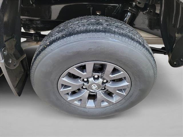 Used 2022 Toyota Tacoma SR5 RWD image 11