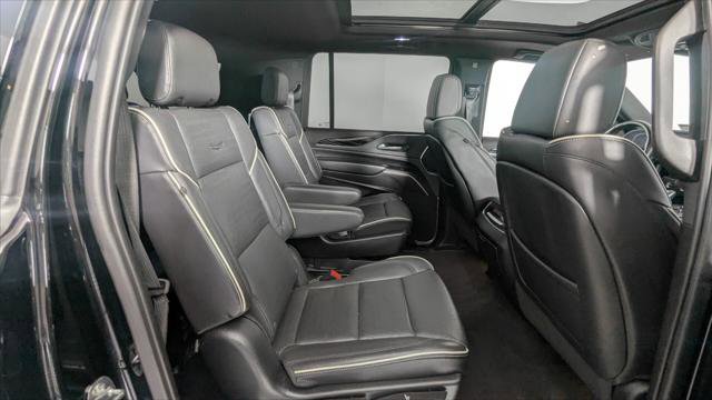 Used 2023 Cadillac Escalade ESV Sport AWD/4WD image 23