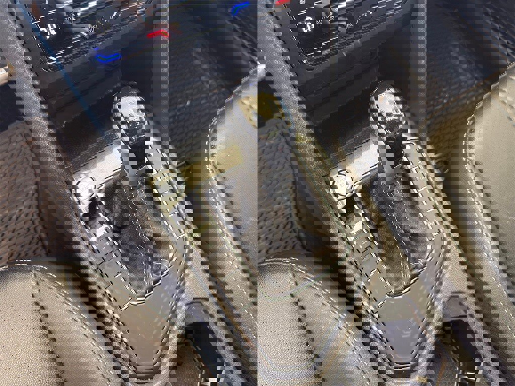 Used 2024 Volkswagen Tiguan SE R-Line image 19