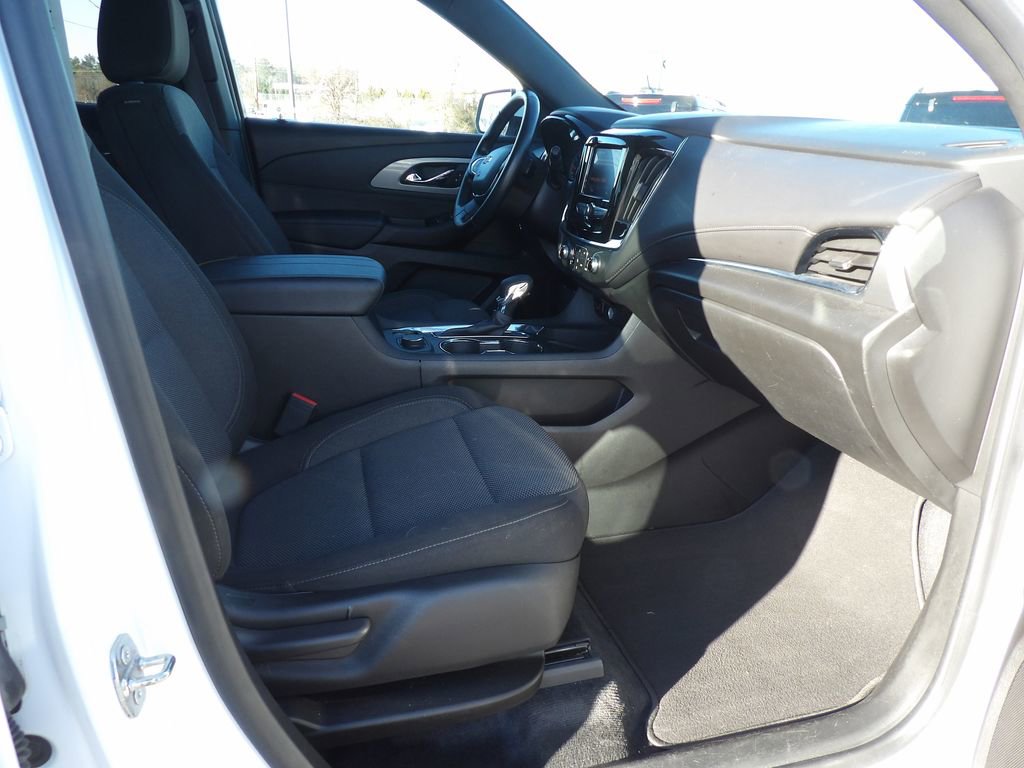 Used 2023 Chevrolet Traverse LT image 11