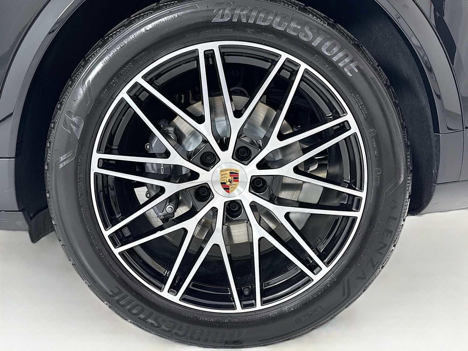 Certified 2026 Porsche Cayenne Coupe AWD/4WD image 31
