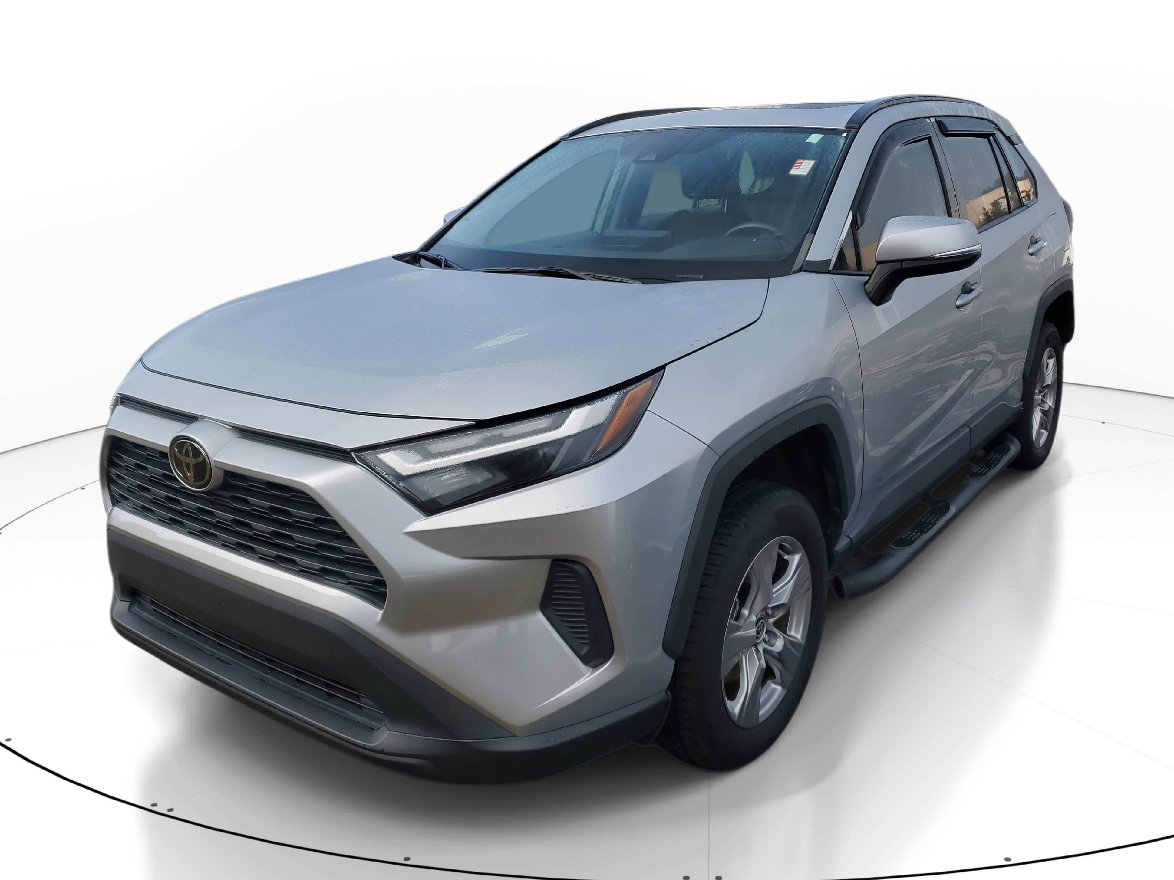 Used 2022 Toyota RAV4 XLE image 3