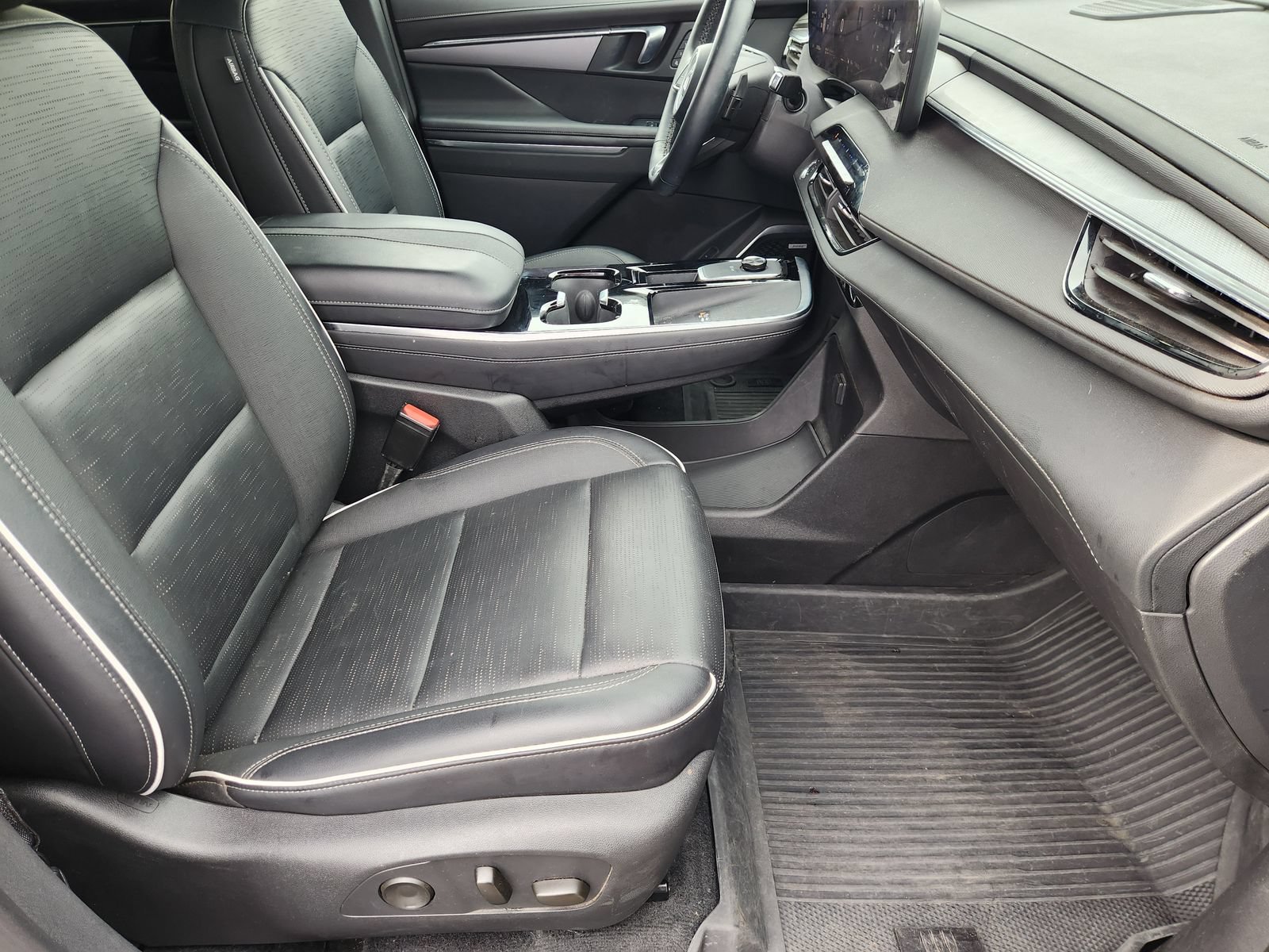 Certified 2025 Buick Enclave Sport Touring w/ Power Package FWD image 16