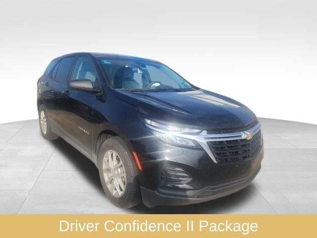 Used 2023 Chevrolet Equinox LS w/ LS Convenience Package image 2