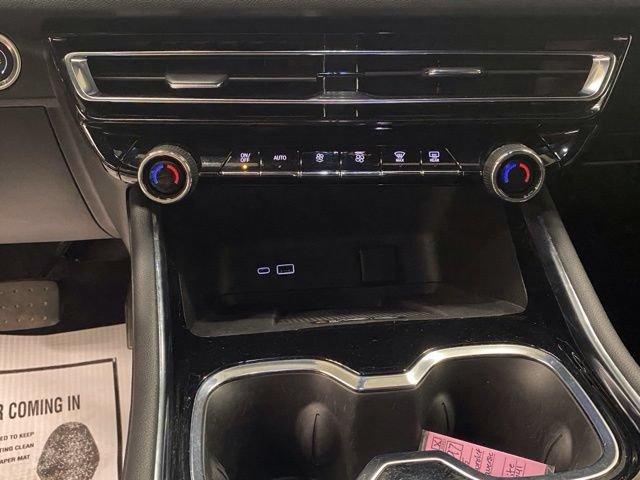 Used 2025 Chevrolet Traverse LT AWD/4WD image 34