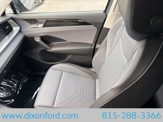 New 2026 Volkswagen Tiguan SE image 19