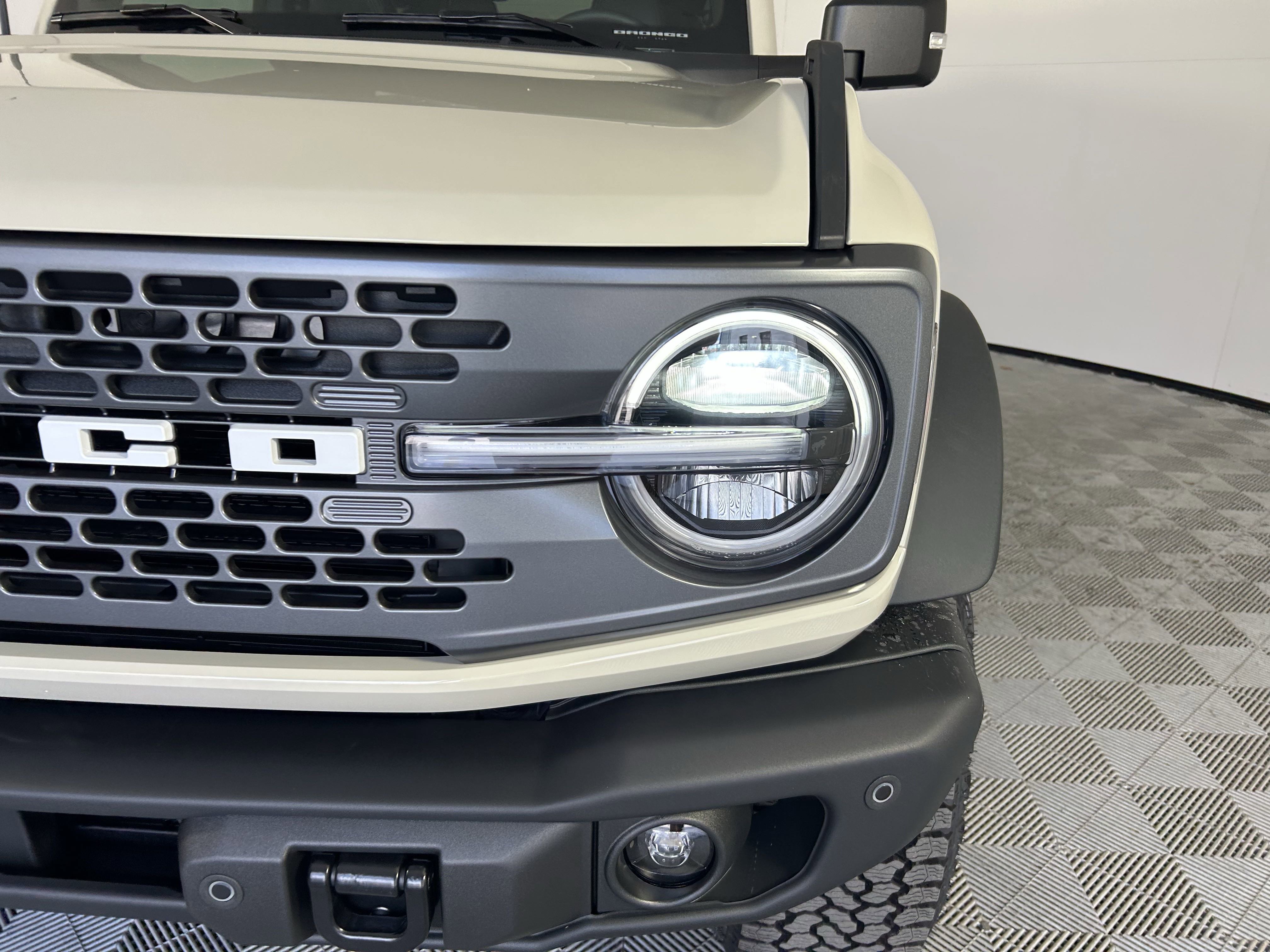 New 2025 Ford Bronco Badlands image 10