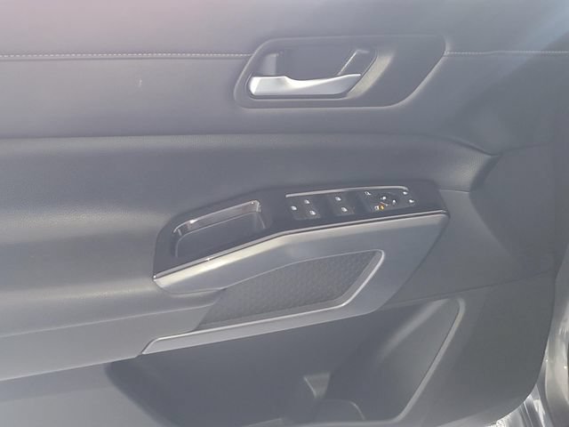 Used 2024 Nissan Pathfinder SL AWD/4WD image 7