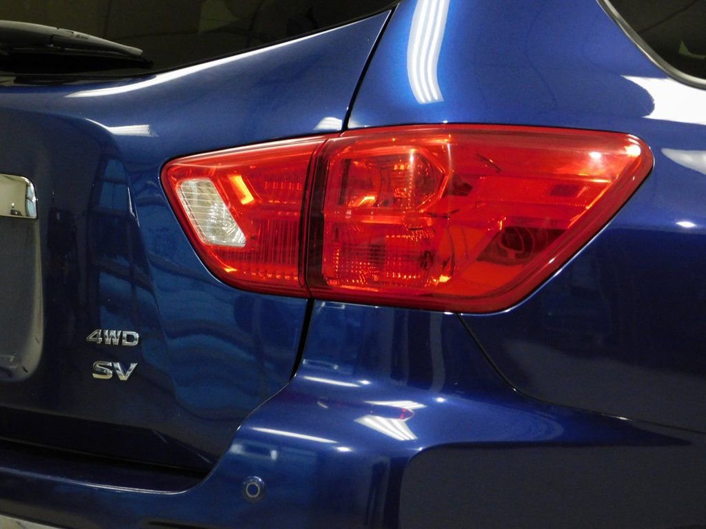 Used 2018 Nissan Pathfinder SV image 79