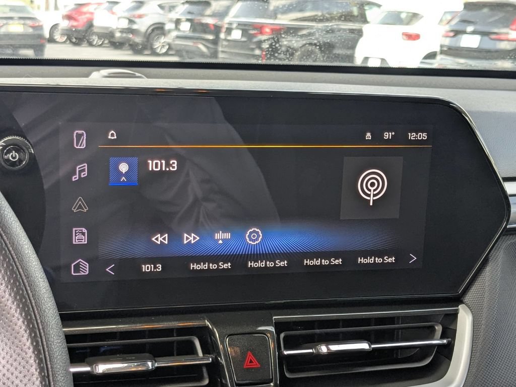 Used 2025 Chevrolet TrailBlazer LT AWD/4WD image 18