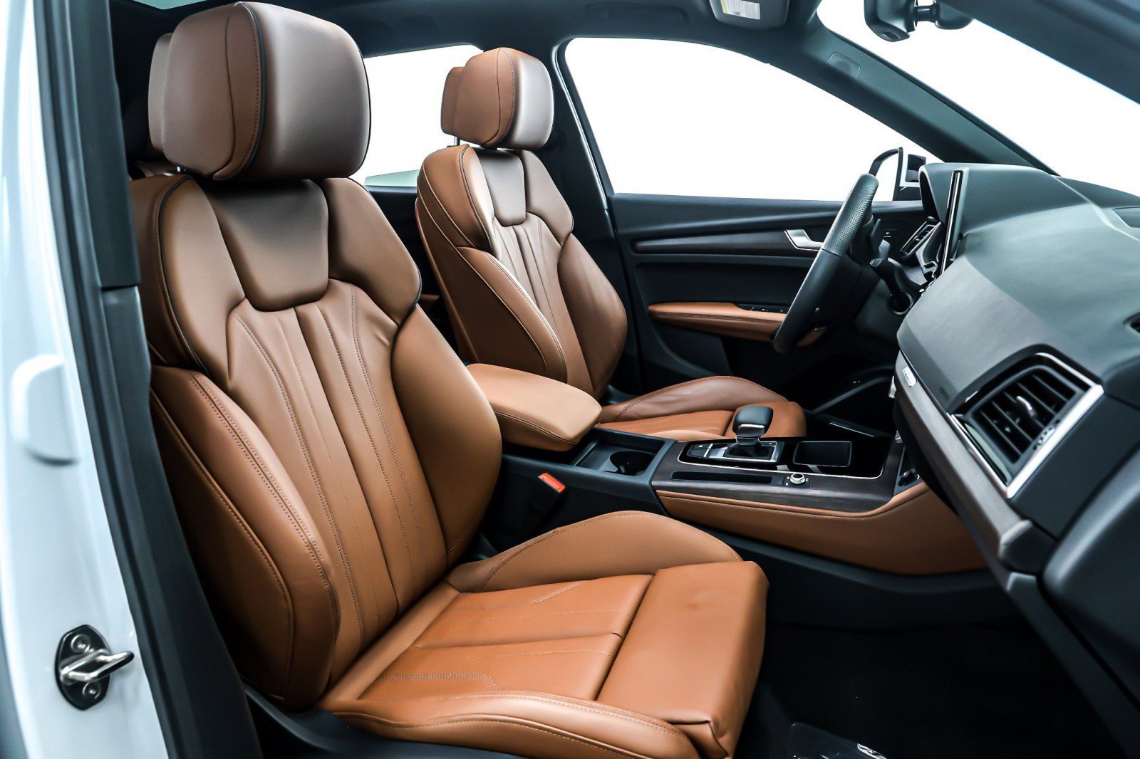 Used 2025 Audi Q5 e Premium Plus image 8