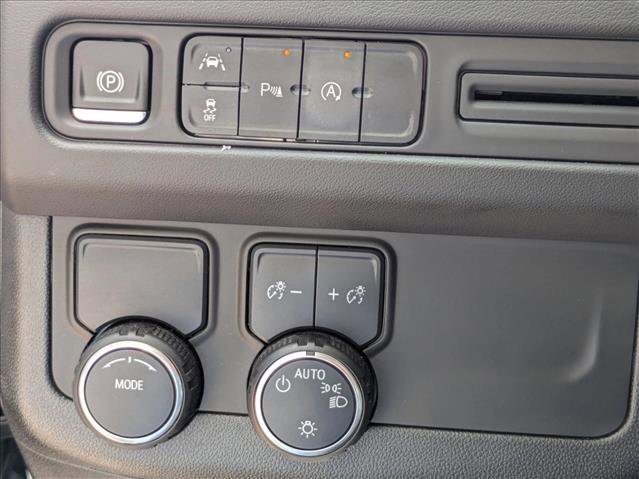 Used 2024 Chevrolet Suburban LS RWD image 9