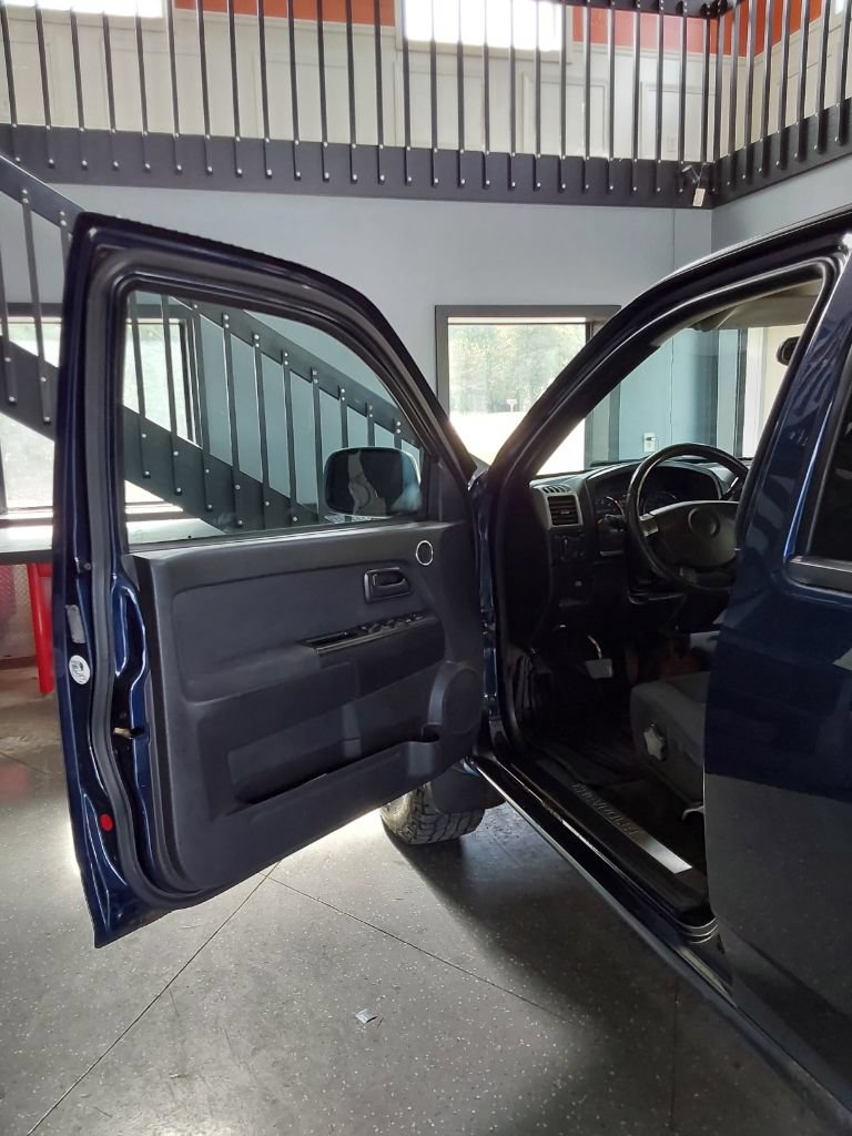 Used 2007 Chevrolet Colorado LT w/ LT Preferred Equipment Group AWD/4WD image 15