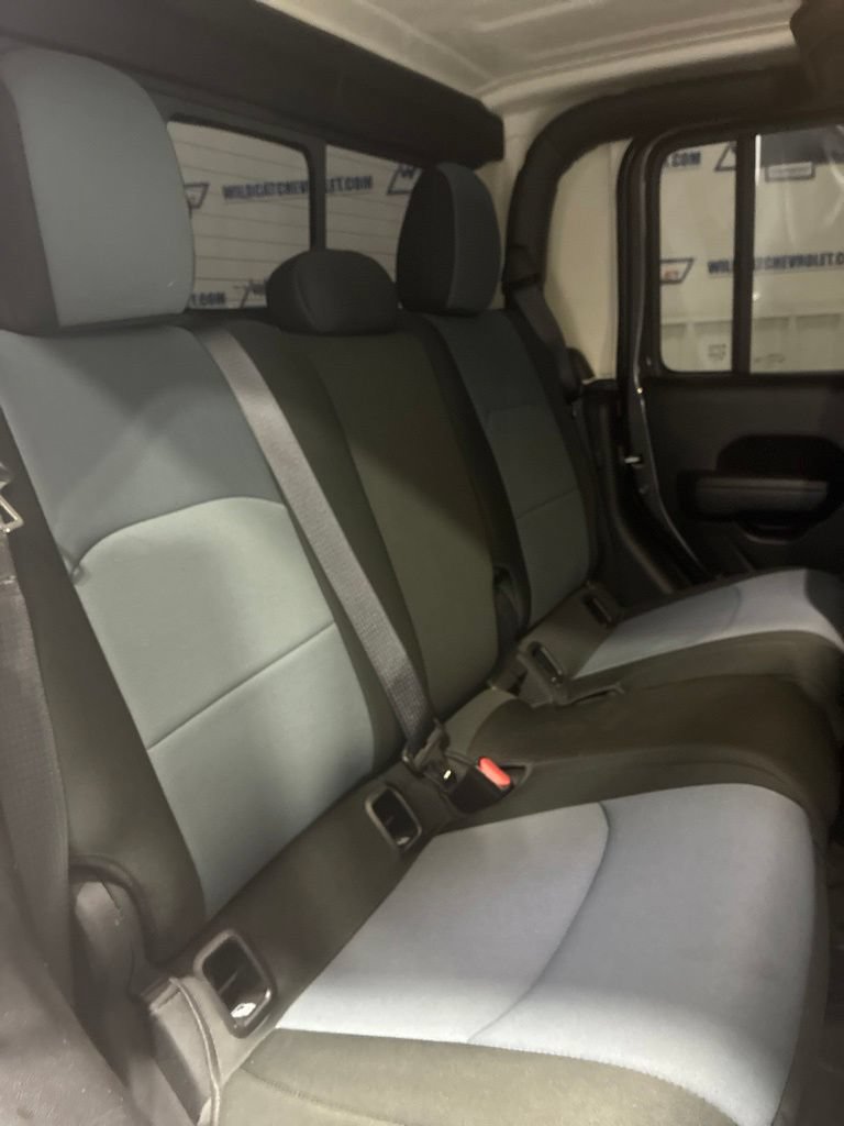 Used 2023 Jeep Gladiator Mojave AWD/4WD image 41