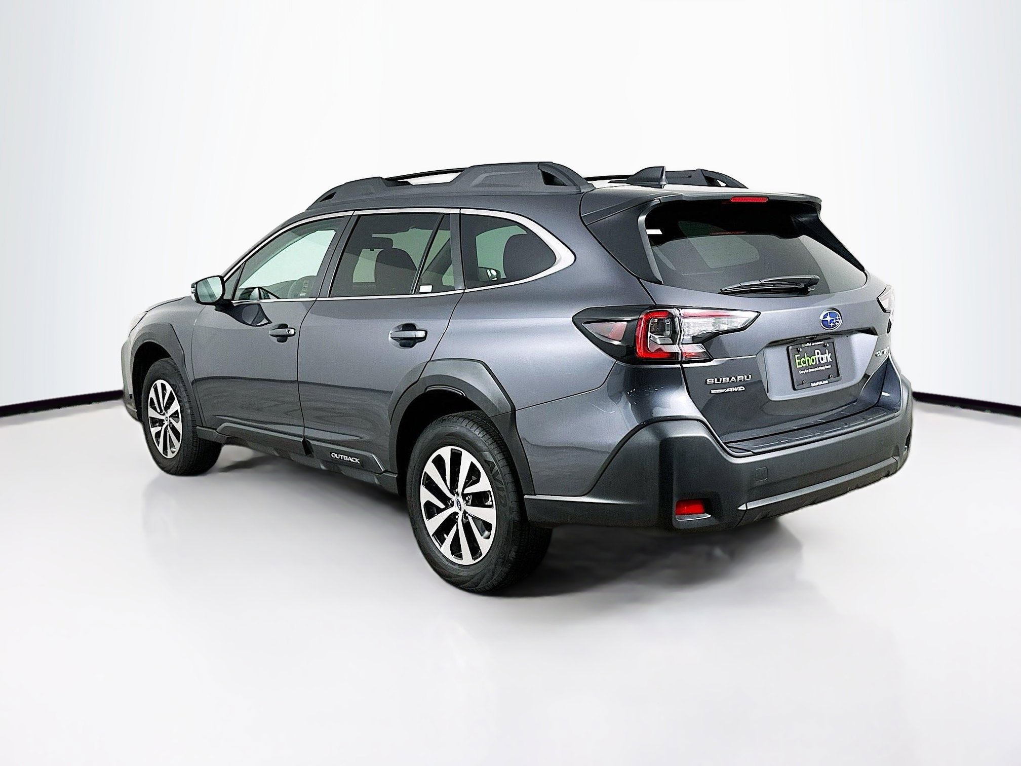 Used 2025 Subaru Outback Premium image 5